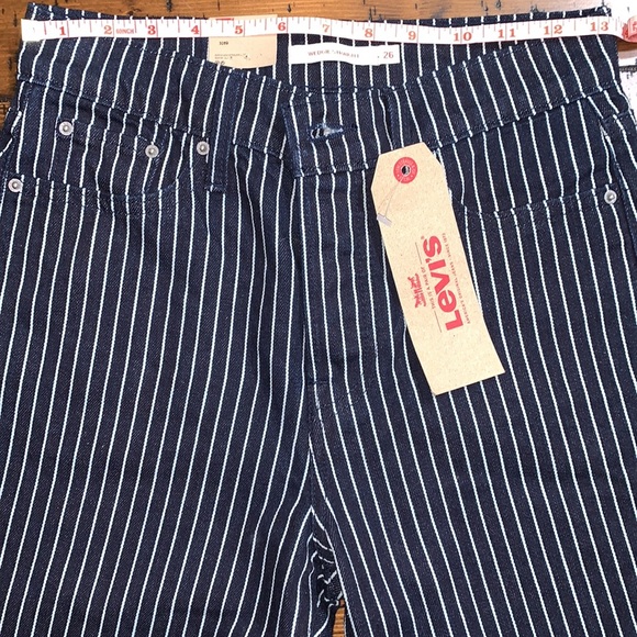 Levi’s Wedgie Straight Jeans - Picture 4 of 13